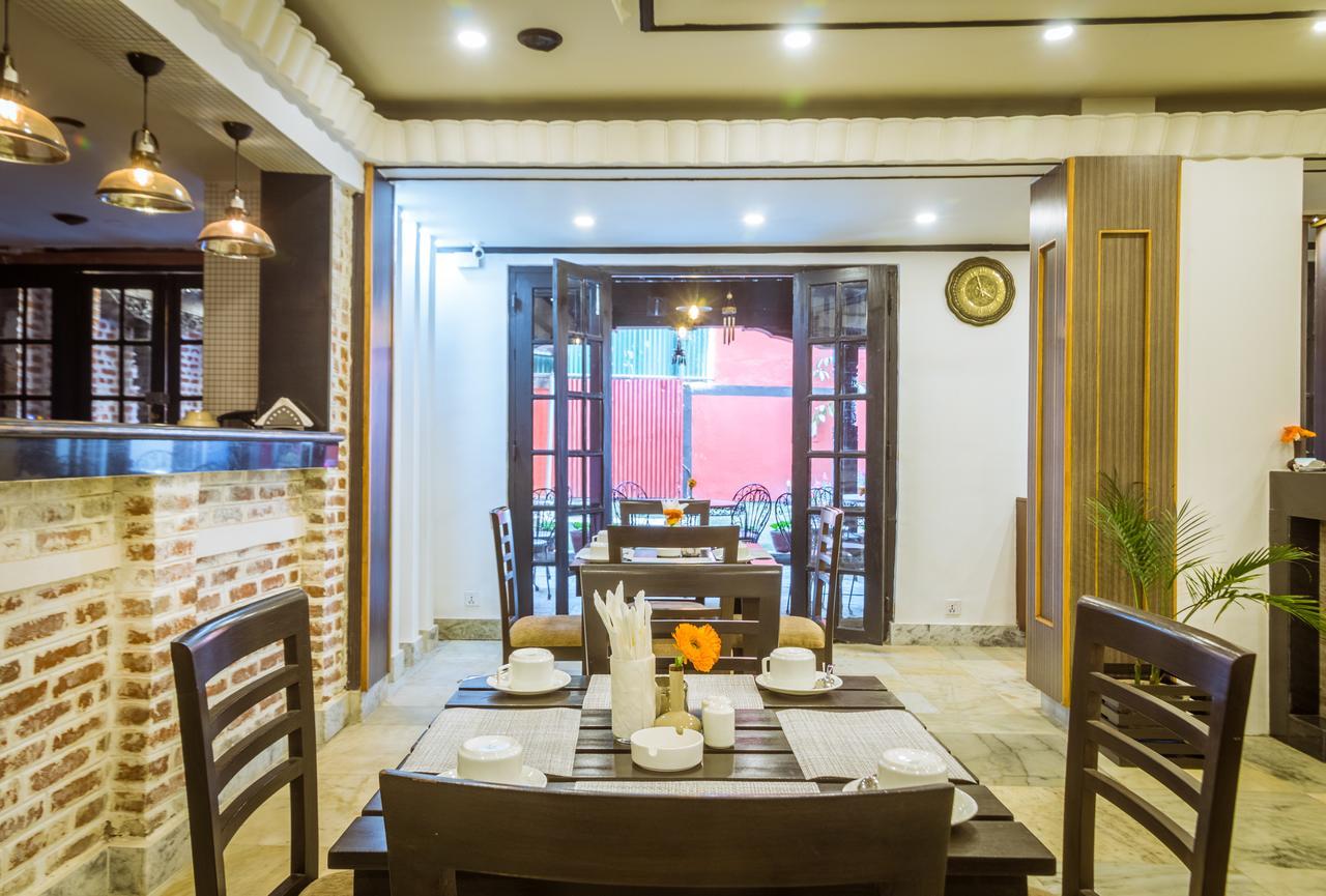 Harati Manor Inn Катманду Екстериор снимка